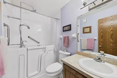 32 11th Avenue S #215, Hopkins, MN 55343 - Photo 16
