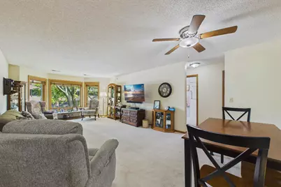 32 11th Avenue S #215, Hopkins, MN 55343 - Photo 4