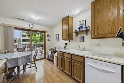 32 11th Avenue S #215, Hopkins, MN 55343 - Photo 8