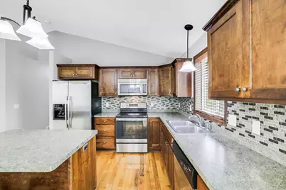 8631 Tessman Farm Road N, Brooklyn Park, MN 55445 - Photo 12
