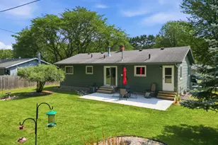 911 16th St SE, Menomonie, WI 54751 - Photo 2