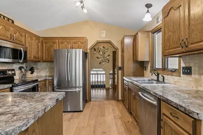 4 Pleasant View Lane, Circle Pines, MN 55014 - Photo 4