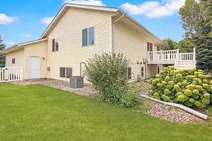 216 Rainbow Dr, Marshall, MN 56258 - Photo 4