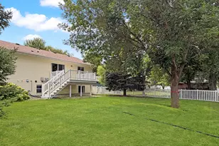216 Rainbow Dr, Marshall, MN 56258 - Photo 6