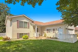 216 Rainbow Dr, Marshall, MN 56258 - Photo 2