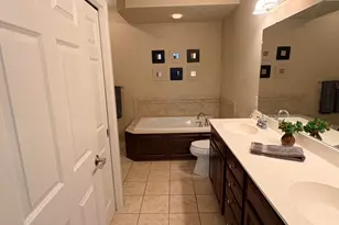 5275 Grandview Square, Edina, MN 55436 - Photo 8