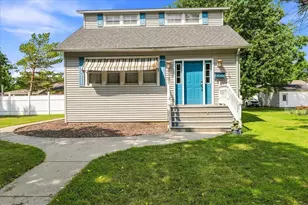 413 8th St N, Breckenridge, MN 56520 - Photo 2