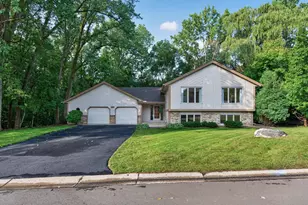 7390 130th St W, Apple Valley, MN 55124 - Photo 4