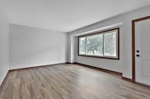 1017 Livingston Ave, West Saint Paul, MN 55118 - Photo 4