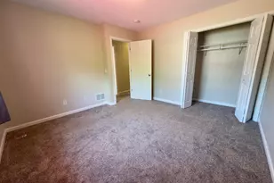 243 Winifred St E, Saint Paul, MN 55107 - Photo 16