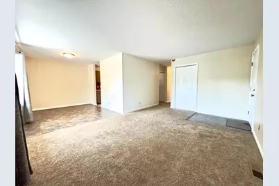 243 Winifred Street E, Saint Paul, MN 55107 - Photo 6