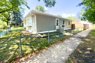 243 Winifred St E, Saint Paul, MN 55107 - Photo 1