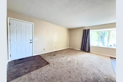 243 Winifred Street E, Saint Paul, MN 55107 - Photo 10
