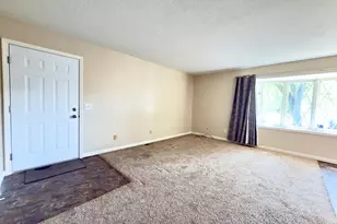 243 Winifred St E, Saint Paul, MN 55107 - Photo 10