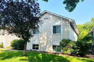 808 9th Ave SE, Minneapolis, MN 55414 - Photo 2