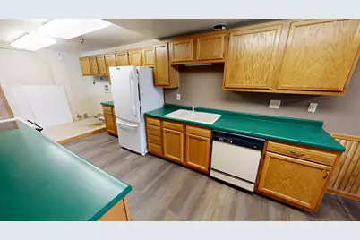 545 Pacific Avenue SW, Willmar, MN 56201 - Photo 2