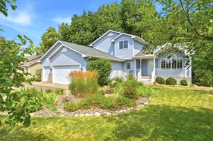 1039 Heather Dr, Woodbury, MN 55129 - Photo 2
