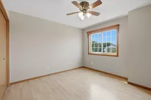 1039 Heather Dr, Woodbury, MN 55129 - Photo 20