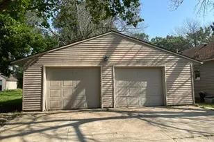 2310 4th Dr SW, Austin, MN 55912 - Photo 4