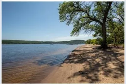 2710 Itasca Avenue S, Saint Mary's Point, MN 55043 - Photo 2