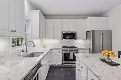 2710 Itasca Avenue S, Saint Mary's Point, MN 55043 - Photo 8