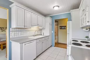 2700 Oxford St N, Roseville, MN 55113 - Photo 12