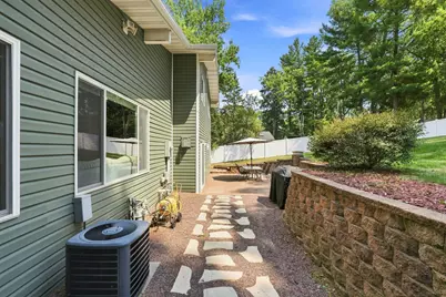 330 W Park Street, River Falls, WI 54022 - Photo 42