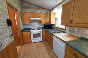 1105 80th St SE, Rochester, MN 55904 - Photo 6