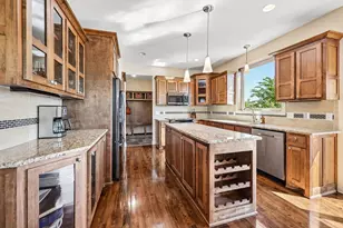 643 Parkside Ct, Eagan, MN 55123 - Photo 12