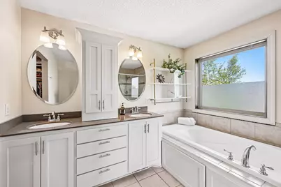 643 Parkside Court, Eagan, MN 55123 - Photo 32