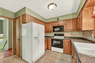 3935 Kahoun Ct SE, Rochester, MN 55904 - Photo 6