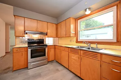 625 Terry Lane, Winona, MN 55987 - Photo 6