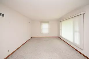 625 Terry Ln, Winona, MN 55987 - Photo 4