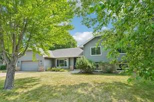5558 Chatsworth St N, Shoreview, MN 55126 - Photo 1