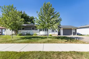 224 W 3rd St, Waconia, MN 55387 - Photo 6