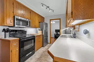 224 W 3rd St, Waconia, MN 55387 - Photo 20