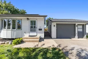 224 W 3rd St, Waconia, MN 55387 - Photo 8