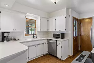 2000 Orkla Dr, Golden Valley, MN 55427 - Photo 16