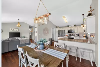 6170 Stonebrooke Lane SW, Rochester, MN 55902 - Photo 8