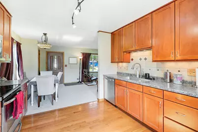 10519 Thomas Avenue S, Bloomington, MN 55431 - Photo 6