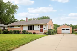 10519 Thomas Ave S, Bloomington, MN 55431 - Photo 2