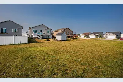 3062 39th Avenue S, Moorhead, MN 56560 - Photo 2