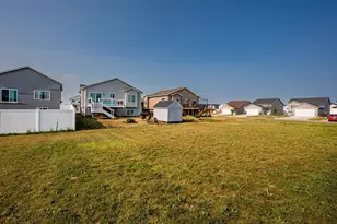 3062 39th Ave S, Moorhead, MN 56560 - Photo 2