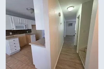 913 Marion Street, Saint Paul, MN 55117 - Photo 8