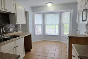 913 Marion St, Saint Paul, MN 55117 - Photo 6