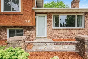 1935 Timber Wolf Trail S, Eagan, MN 55122 - Photo 4