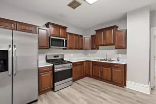 820 18th Ave N, Minneapolis, MN 55411 - Photo 1