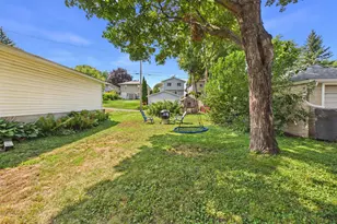 1887 Malvern St, Lauderdale, MN 55113 - Photo 38
