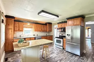 237 E Dahlstrom Ave, Appleton, MN 56208 - Photo 10