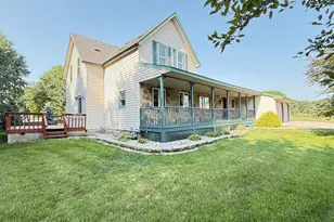 237 E Dahlstrom Ave, Appleton, MN 56208 - Photo 2